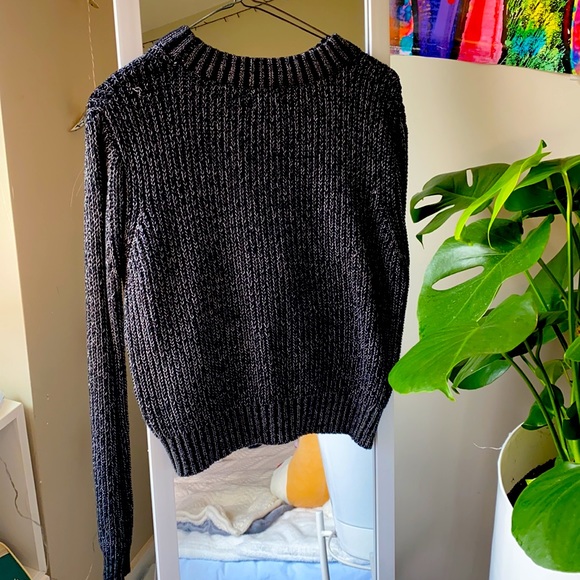 Chain - Mail Pattern Cropped Sweater - Picture 2 of 2